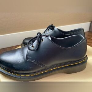 Men’s 7 women’s 8 black Oxford style vegan 1461 Dr Martens shoes EU39.